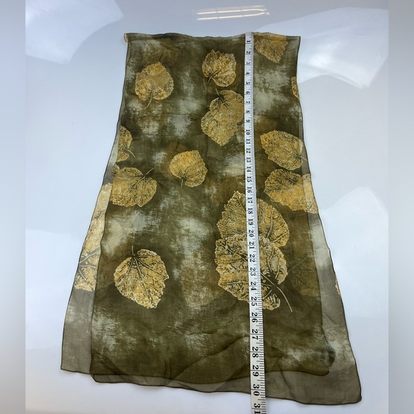 Vintage Larioseta Italy 100% Silk Elegant Olive Green Leaf Scarf N276-51 - Picture 3 of 6